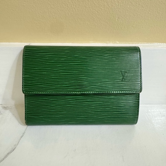 Louis Vuitton Handbags - Louis Vuitton Epi GREEN Textured Wallet Like New! Authentic and Dust Bag